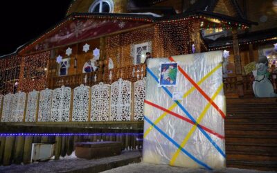 LIFE. Деду Морозу доставили 30-килограммовую открытку от петербургских детей