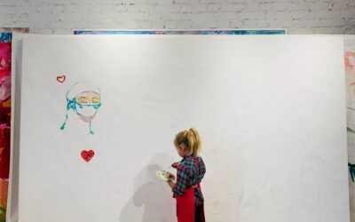 Деловой Петербург. Юные петербуржцы рисуют картину о создании вакцины и подвиге медиков